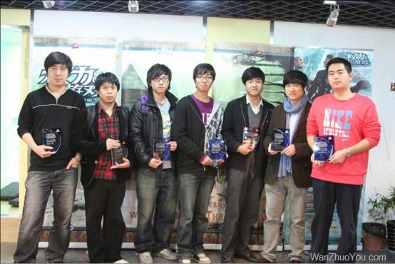 选手领奖时的合影